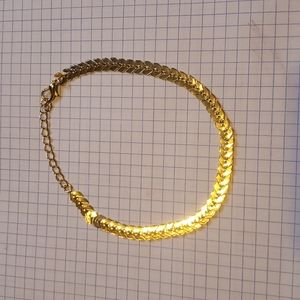 Gold tone anklet
